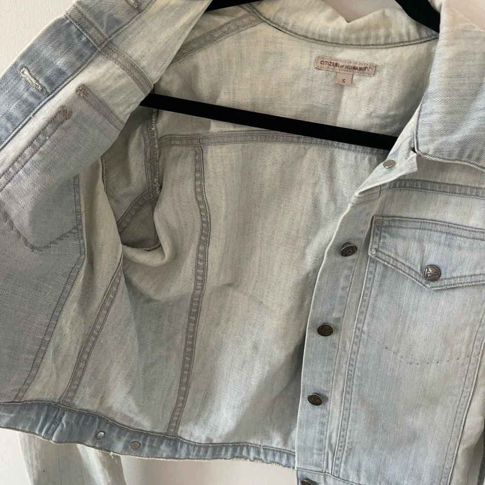 Citizen of Humanity Light Wash Jean Jacket - Picture 4 of 5